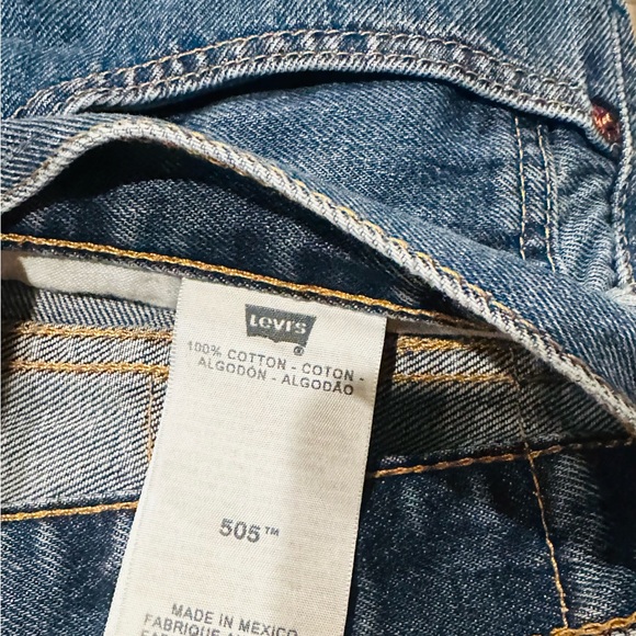 Levis Strauss & Company 505 denim jeans SIZE 36x34 - Picture 4 of 8